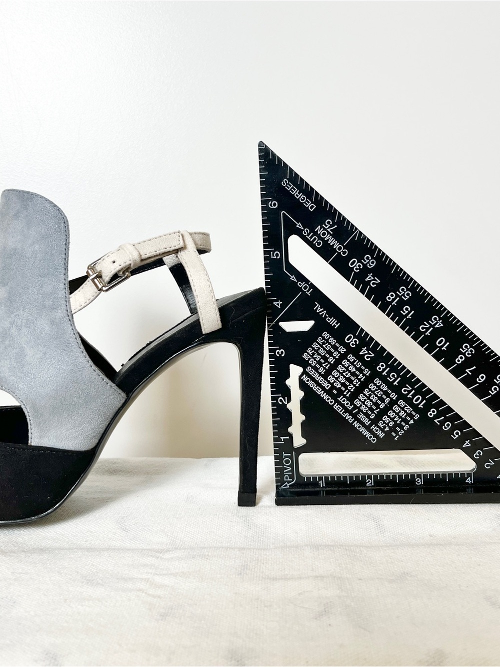 Zara Colorblock Suede Peep-Toe Slingback Stiletto Heels Black/Gray – EU 39 - Picture 8 of 11
